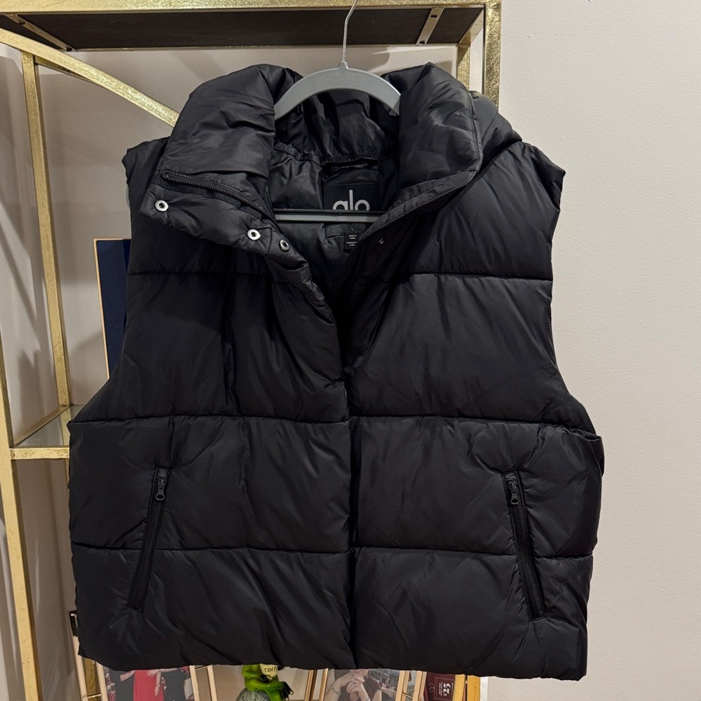 ALO Yoga Jet Black Quilted Vest size l